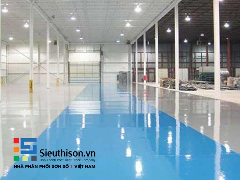 thi công lớp sơn phủ epoxy thứ nhất